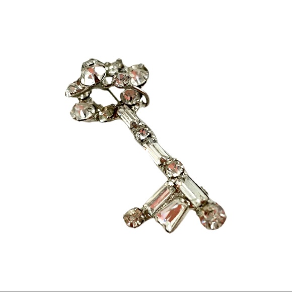 Vtg Unsigned Rhinestone Skeleton Key Brooch 1950s - Picture 3 of 10